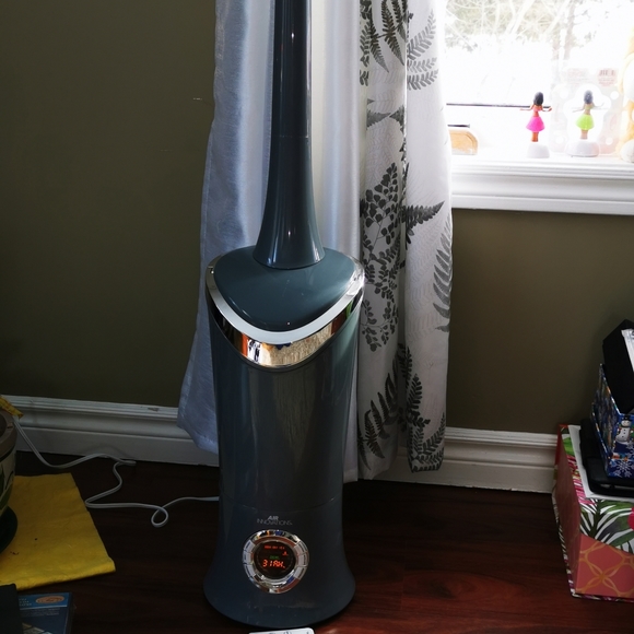 Humidifier - Picture 2 of 2